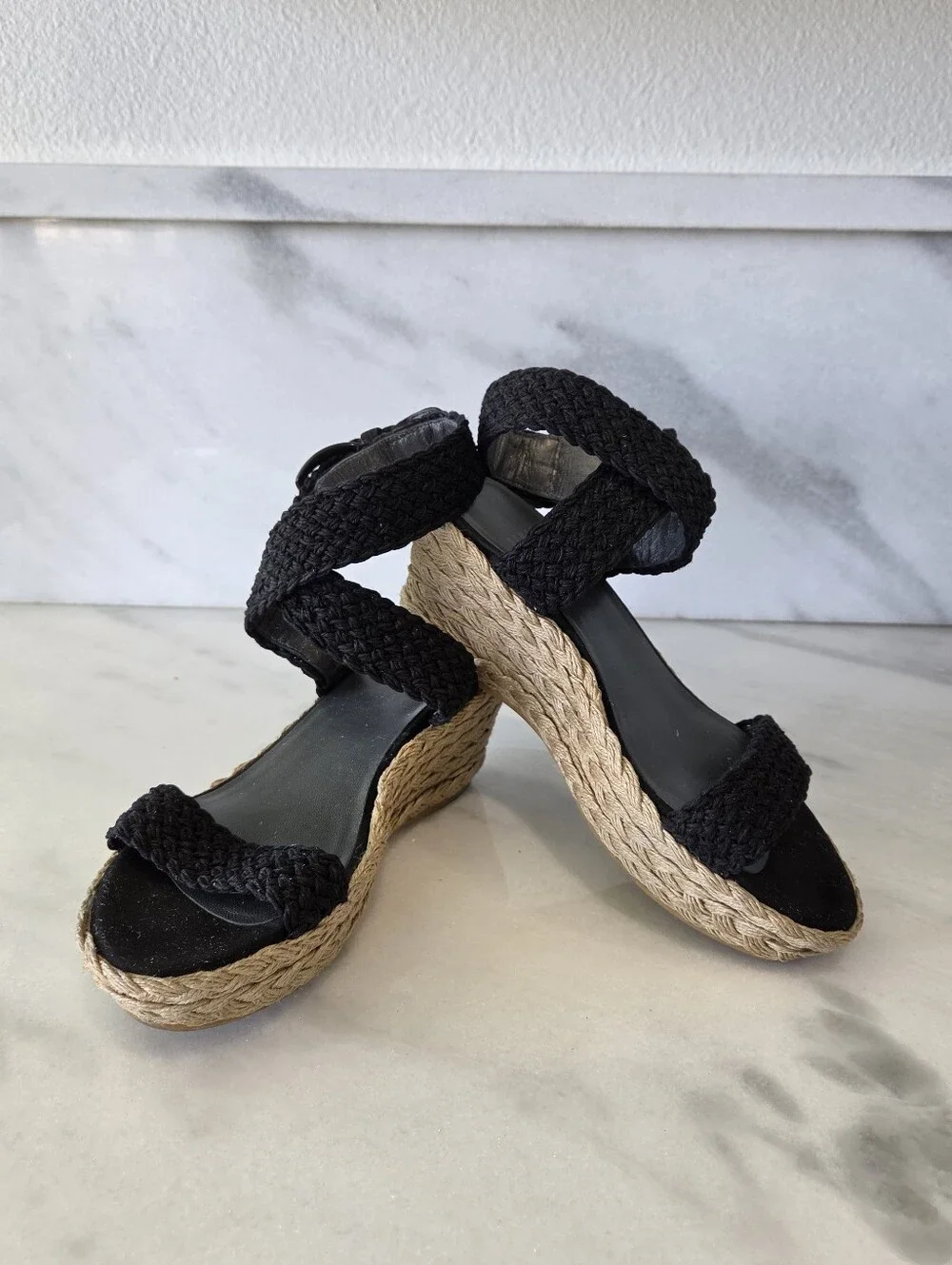 Stuart Weitzman size classic